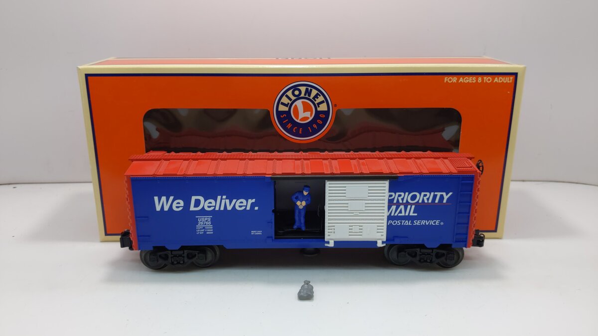 Lionel 6-26766 O Gauge Priority Mail Operating Boxcar LN/Box