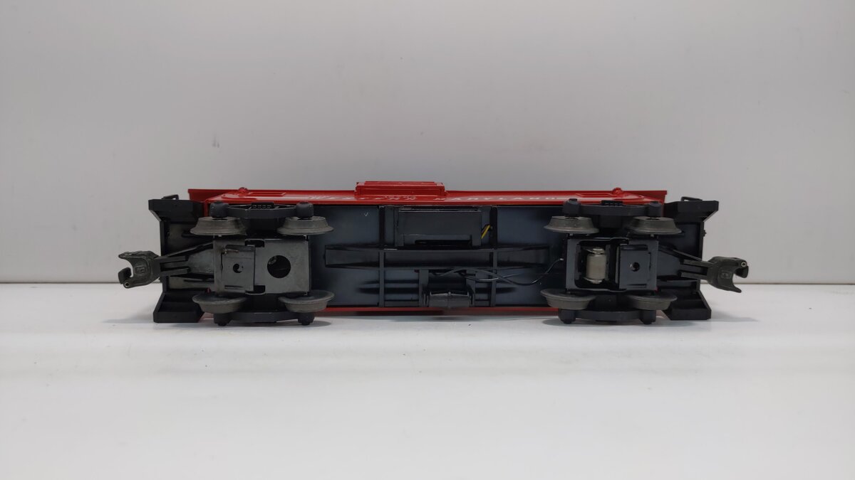 Lionel 6-19704 O Gauge Western Maryland Extended Vision Caboose w/Smoke NIB
