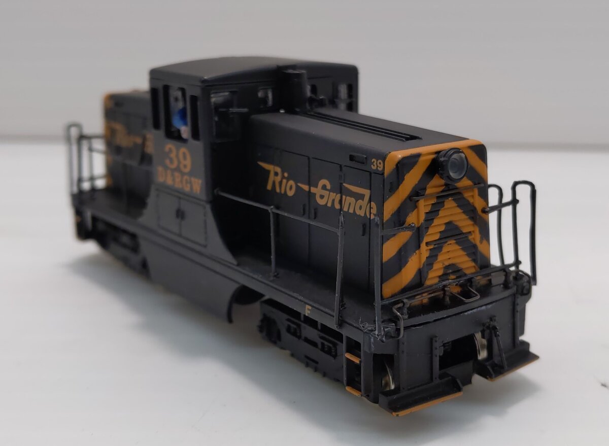 Spectrum 80014 HO D&RGW GE 44-Ton Switcher #39