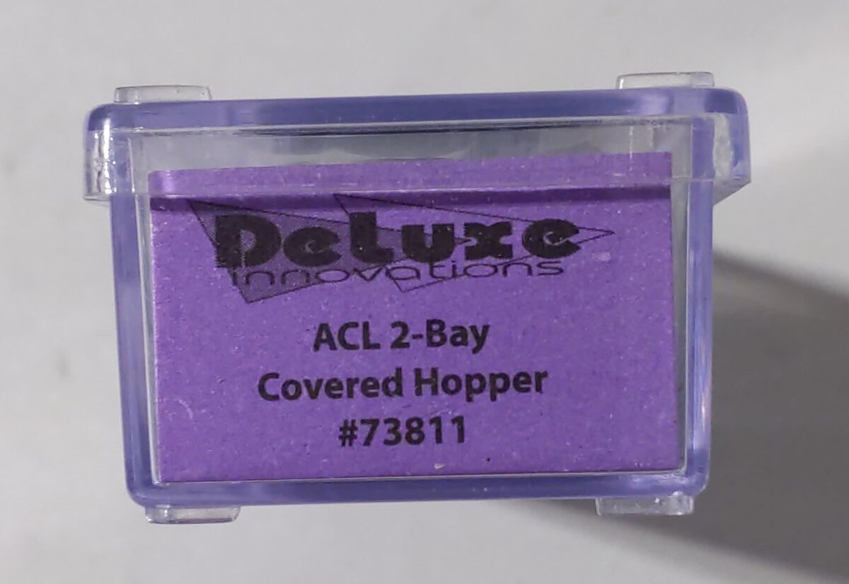 Deluxe Innovations 73811 N Scale Atlantic Coast Line 2-Bay Covered Hopper #86787
