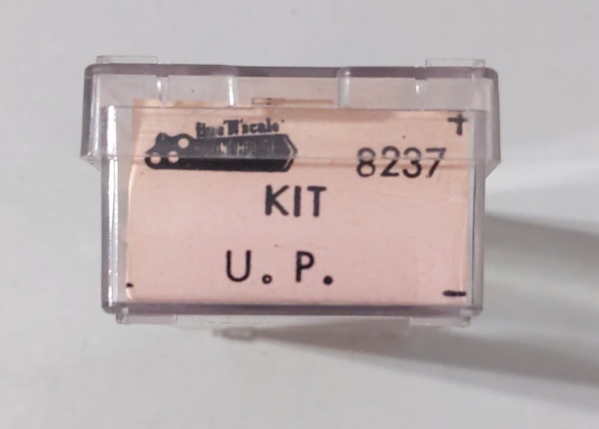 Roundhouse 8237 N Scale Union Pacific Plug & Slide Doors Boxcar #169901