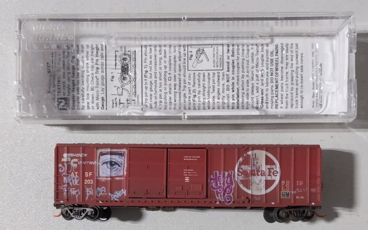 Micro-Trains 03044250 N ATSF Weathered 50' Rib Side Double Door Boxcar #18203 LN/Box
