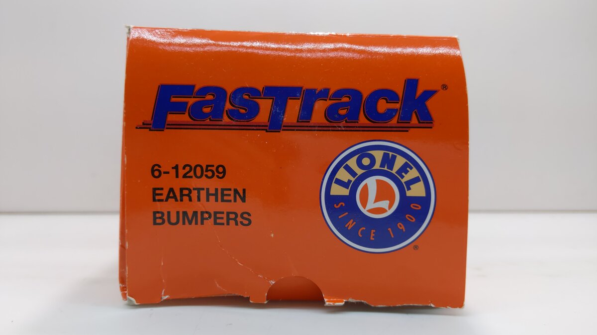 Lionel 6-12059 O Scale Fast Track Earthen Bumpers (Pack of 2) LN/Box