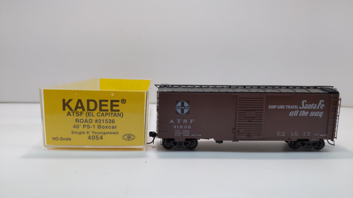 Kadee 4054 HO Atchison, Topeka & Santa Fe 40' PS-1 Boxcar #31536 LN/Box