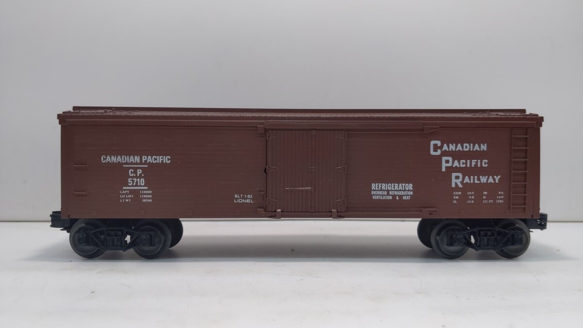 Lionel 6-5710 O Gauge Canadian Pacific Reefer #5710 NIB