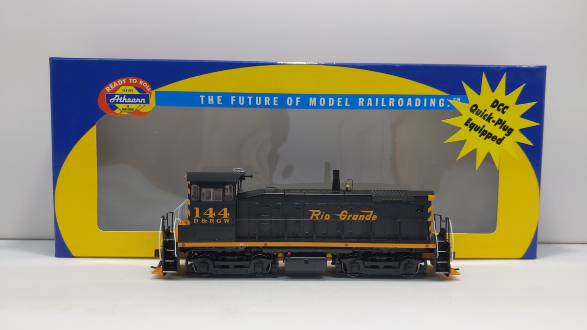 Athearn 95813 HO Denver & Rio Grande Western SW1000 Diesel Locomotive #144 MT/Box