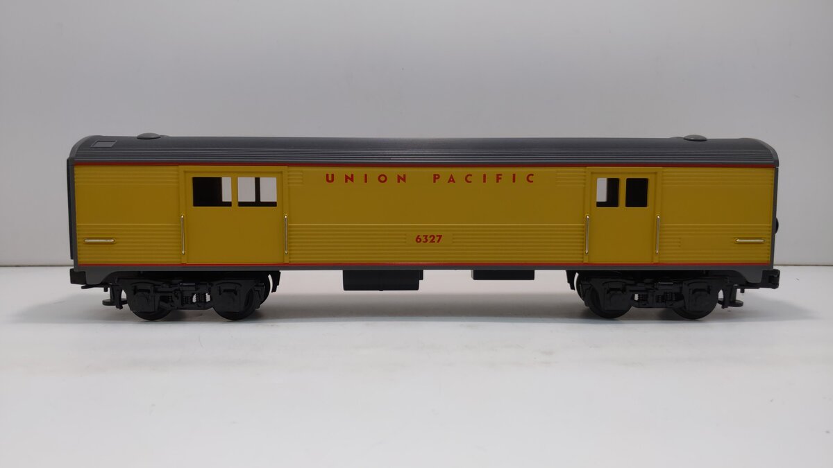 MTH 30-6030 O Gauge Union Pacific O27 Streamlined Baggage Car #6327 EX/Box