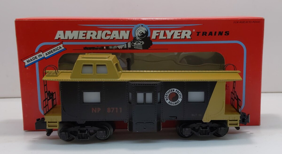 American Flyer 6-48711 S Scale Northern Pacific Bay Window Caboose NIB