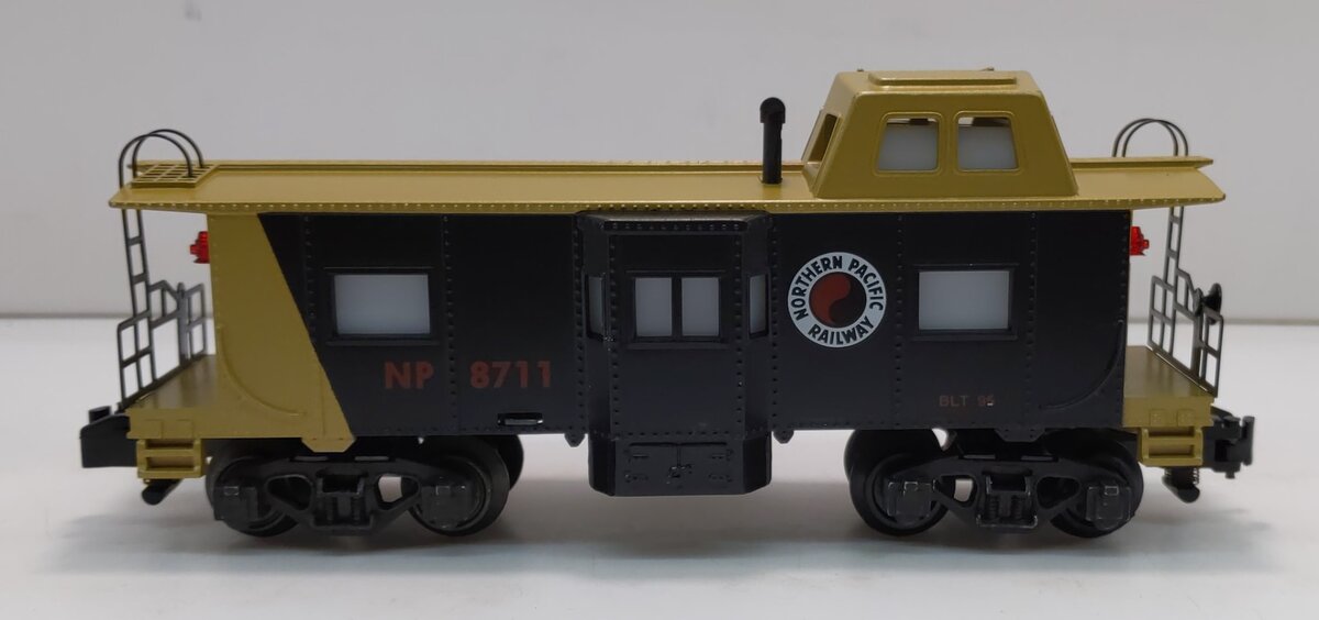 American Flyer 6-48711 S Scale Northern Pacific Bay Window Caboose LN/Box
