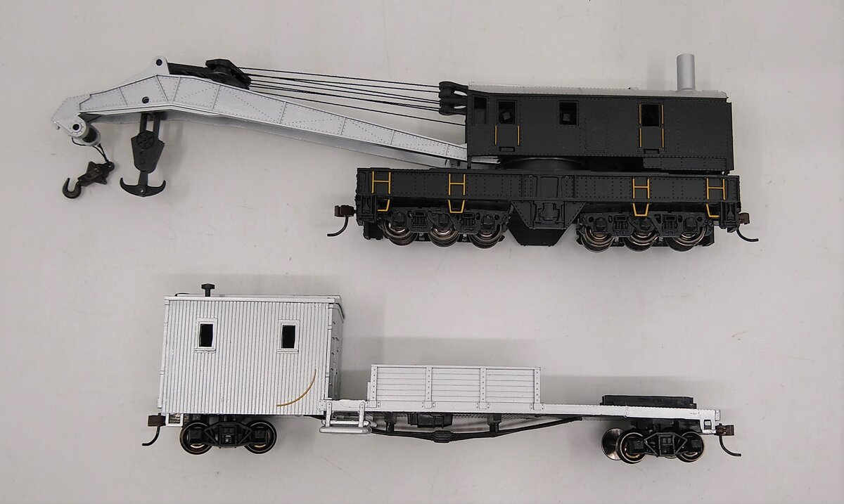 Bachmann 16149 HO Painted Unlettered 250-Ton Steam Crane Car and Boom Tender LN/Box