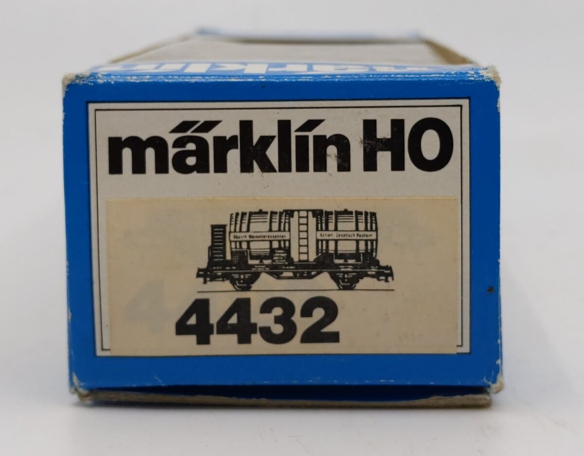 Marklin 4432 HO Scale Oberrh. Weininteressenten Flat Car w/Barrel Load LN/Box