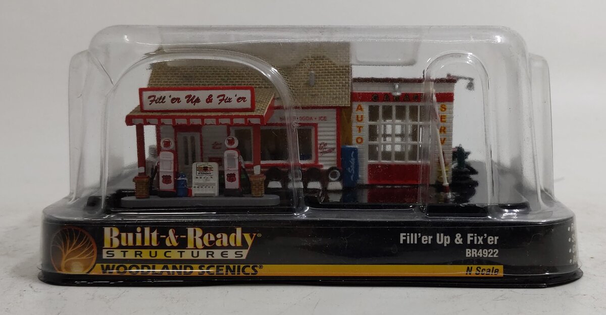 Woodland Scenics BR4922 N Built-&-Ready Fill'er Up & Fix'er Building