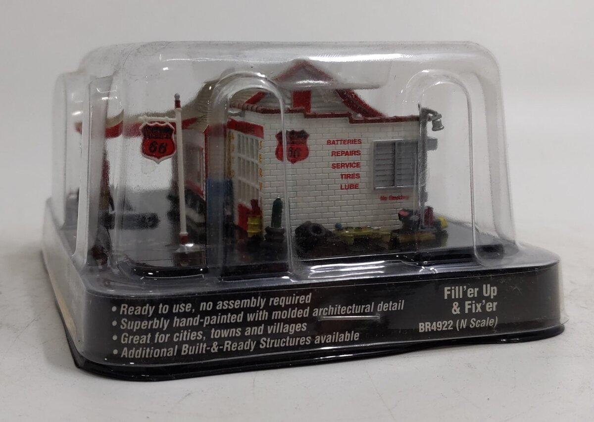 Woodland Scenics BR4922 N Built-&-Ready Fill'er Up & Fix'er Building