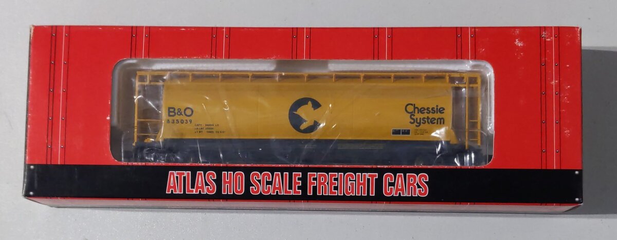 Atlas 1952-5 HO Scale B&O Chessie 6 Bay Cylindrical Hopper #835039 LN/Box