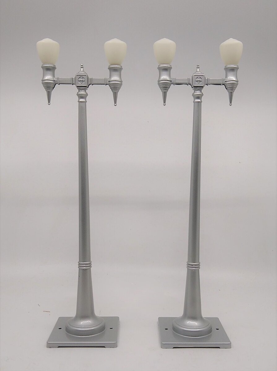 MTH 10-1108 Standard Gauge Aluminum #63 Lamp Post Set (Pack of 2) NIB