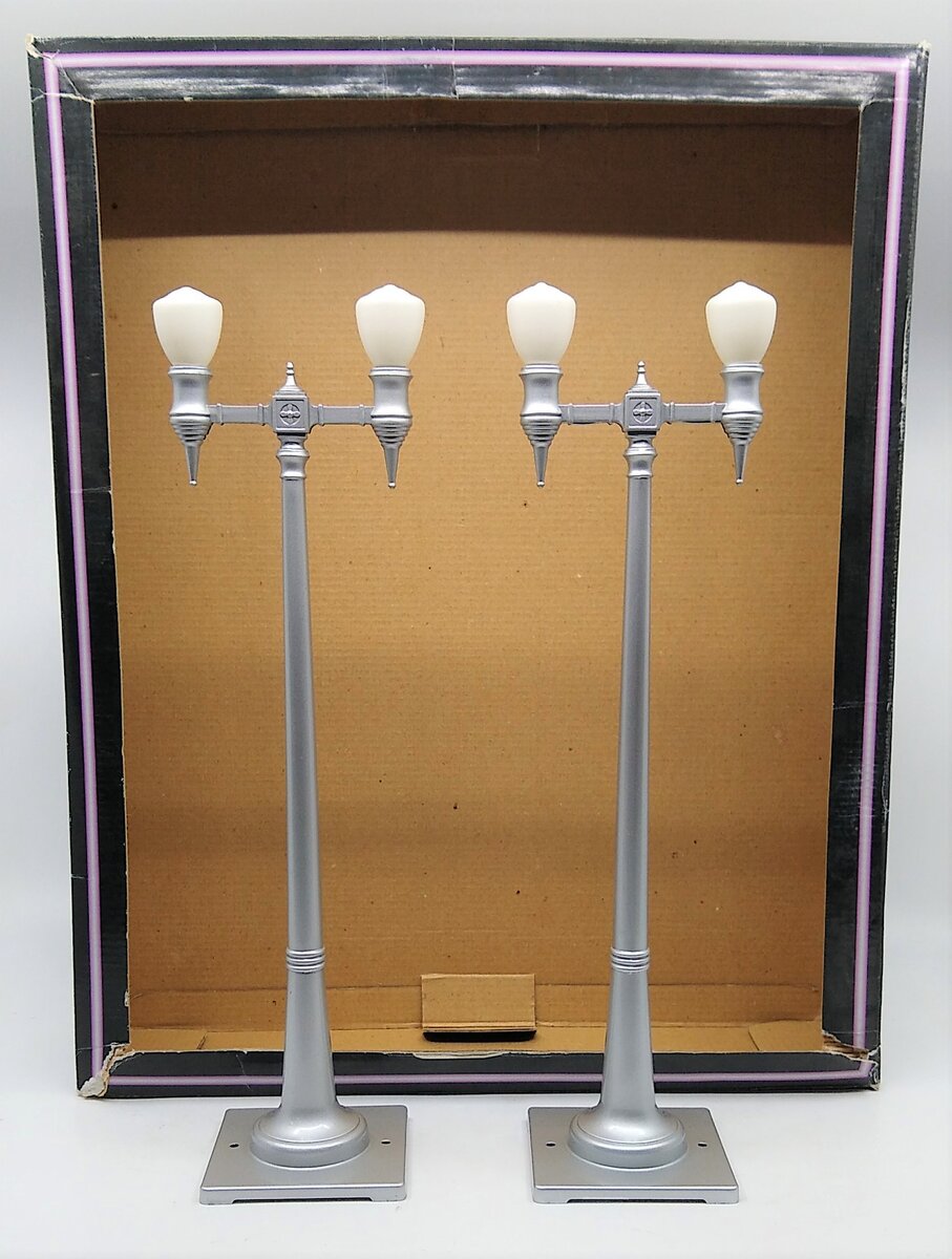 MTH 10-1108 Standard Gauge Aluminum #63 Lamp Post Set (Pack of 2) NIB