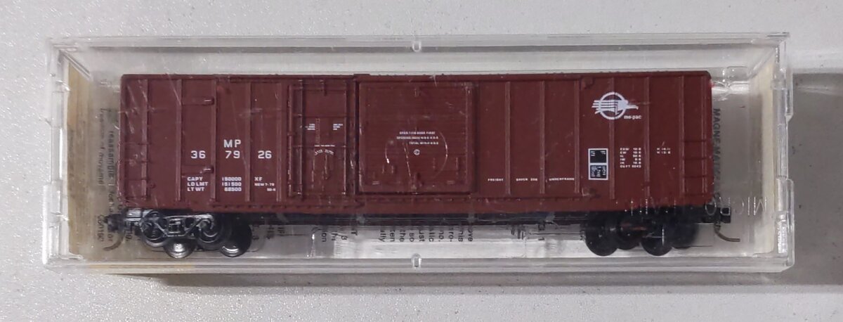 Micro-Trains 02600040 N MP 50' Plug & Sliding Door Rib Side Boxcar #367926 LN/Box