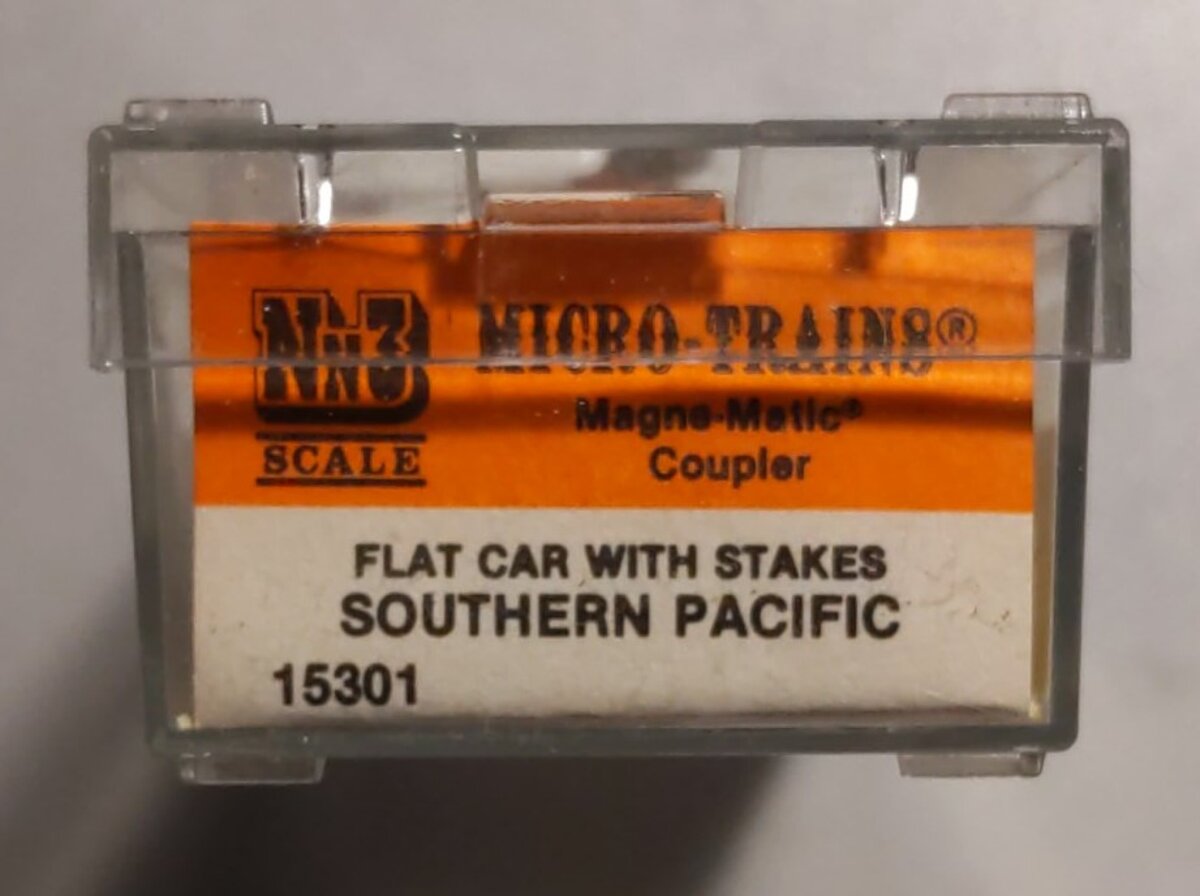 Micro-Trains 81000010 Nn3 Scale Southern Pacific Flat Car with Stakes #471 LN/Box
