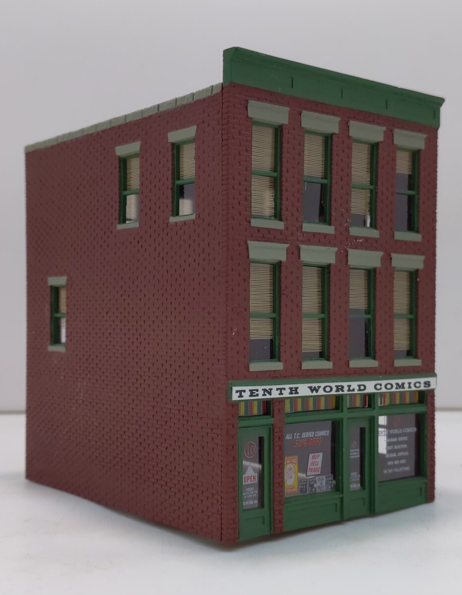Walthers 931-807 HO Assembled 10th World Comics Building