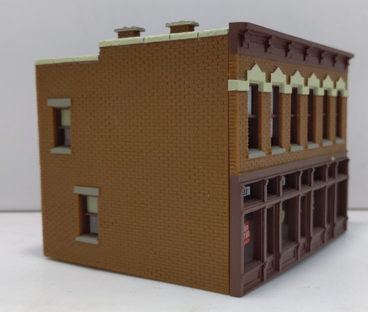 Walthers 931-806 HO Assembled Trainline Gemini Building