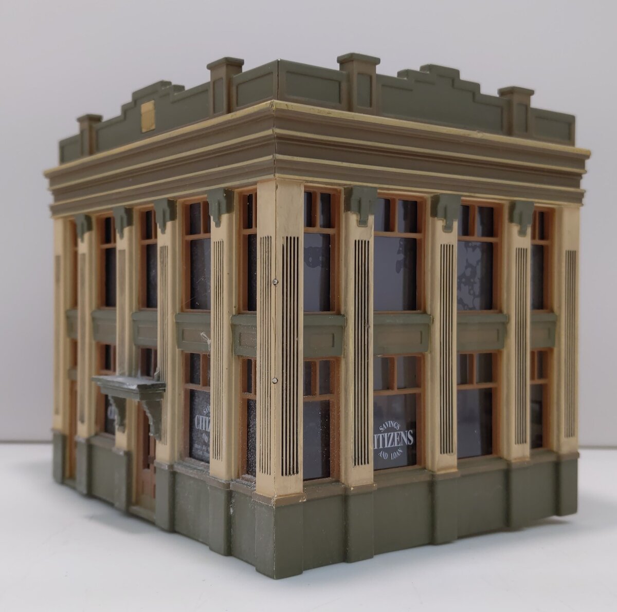 Woodland Scenics BR5033 HO Built-&-Ready Citizens Savings and Loan Building