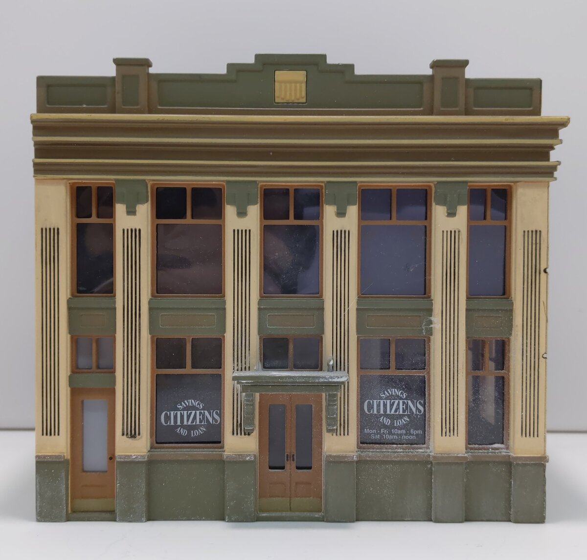 Woodland Scenics BR5033 HO Built-&-Ready Citizens Savings and Loan Building