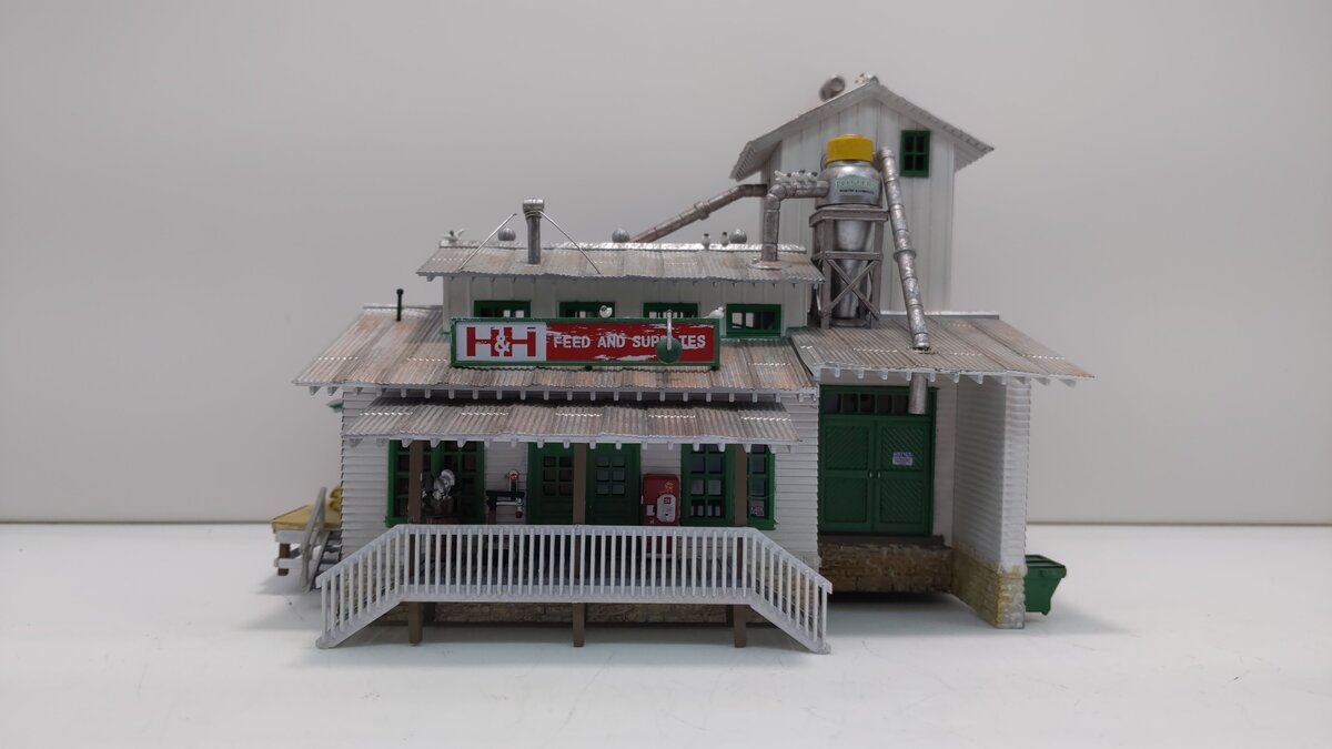 Woodland Scenics BR5059 HO Built-&-Ready H&H Feed Mill Building