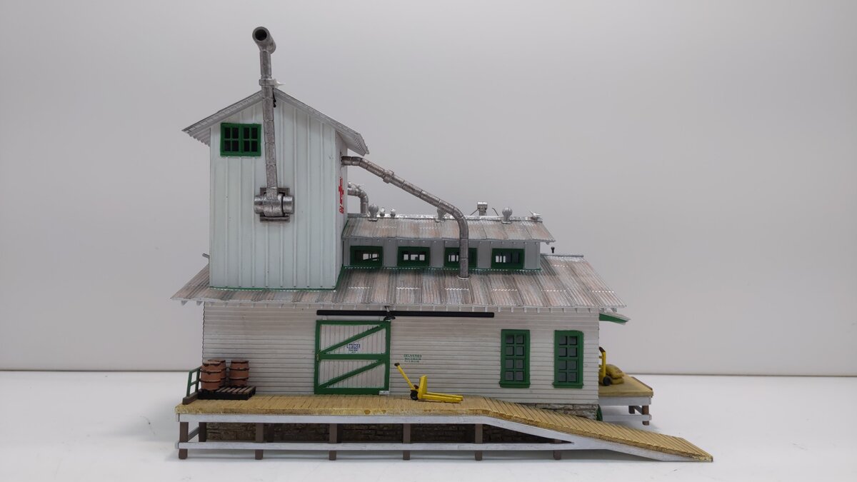 Woodland Scenics BR5059 HO Built-&-Ready H&H Feed Mill Building