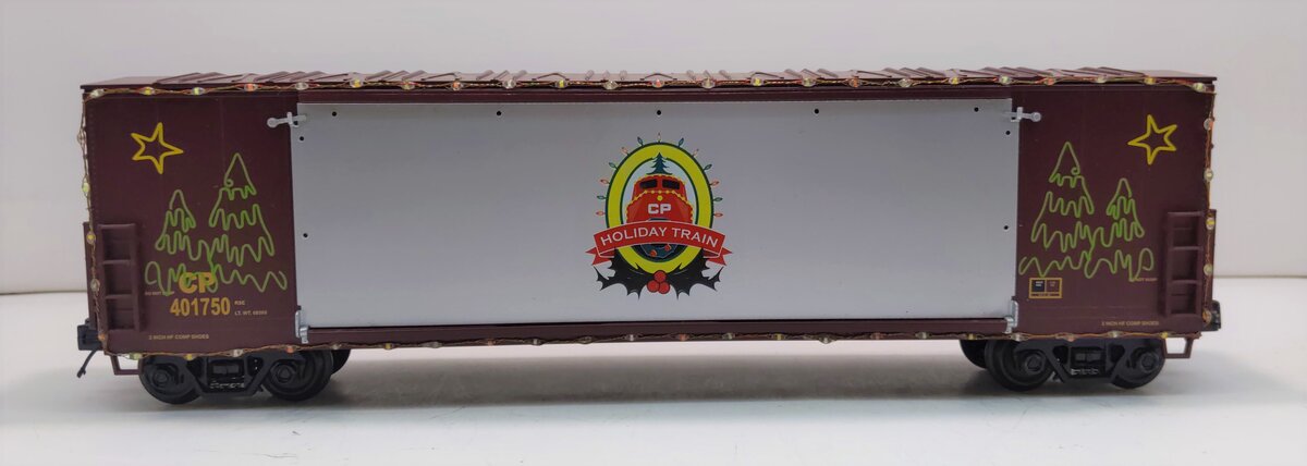 MTH 20-93751 O Canadian Pacific 50' Boxcar w/Opening Stage Door & LED Lights