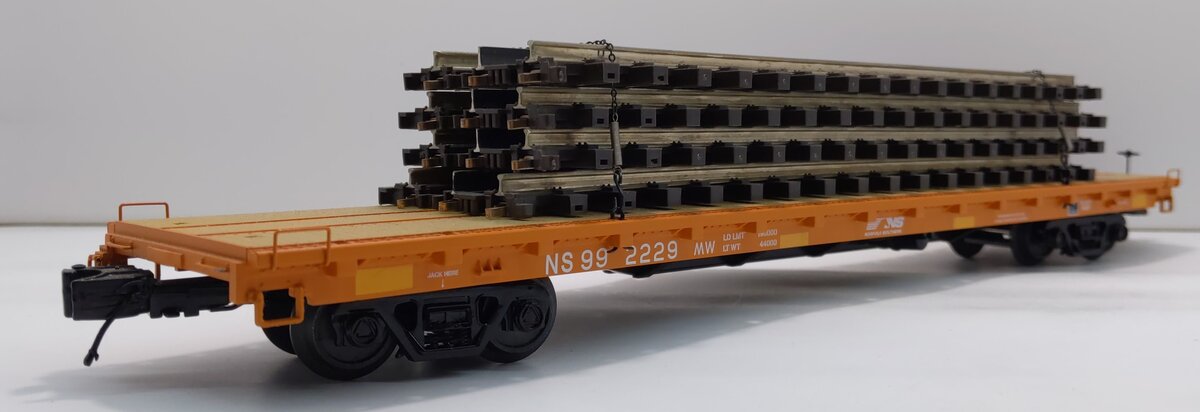 MTH 20-95147 O Gauge Norfolk Southern 60' Flatcar #992229 with 4 Track Loads LN/Box