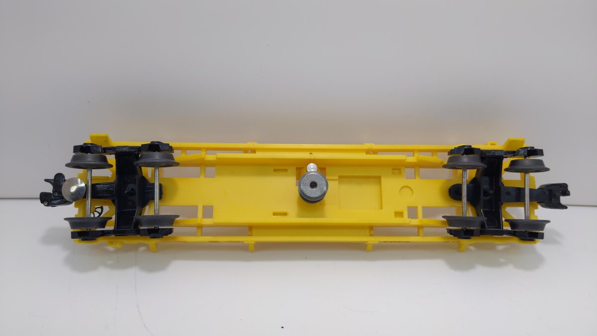 Lionel 6-9303 O Gauge Union Pacific Operating Log Dump Car