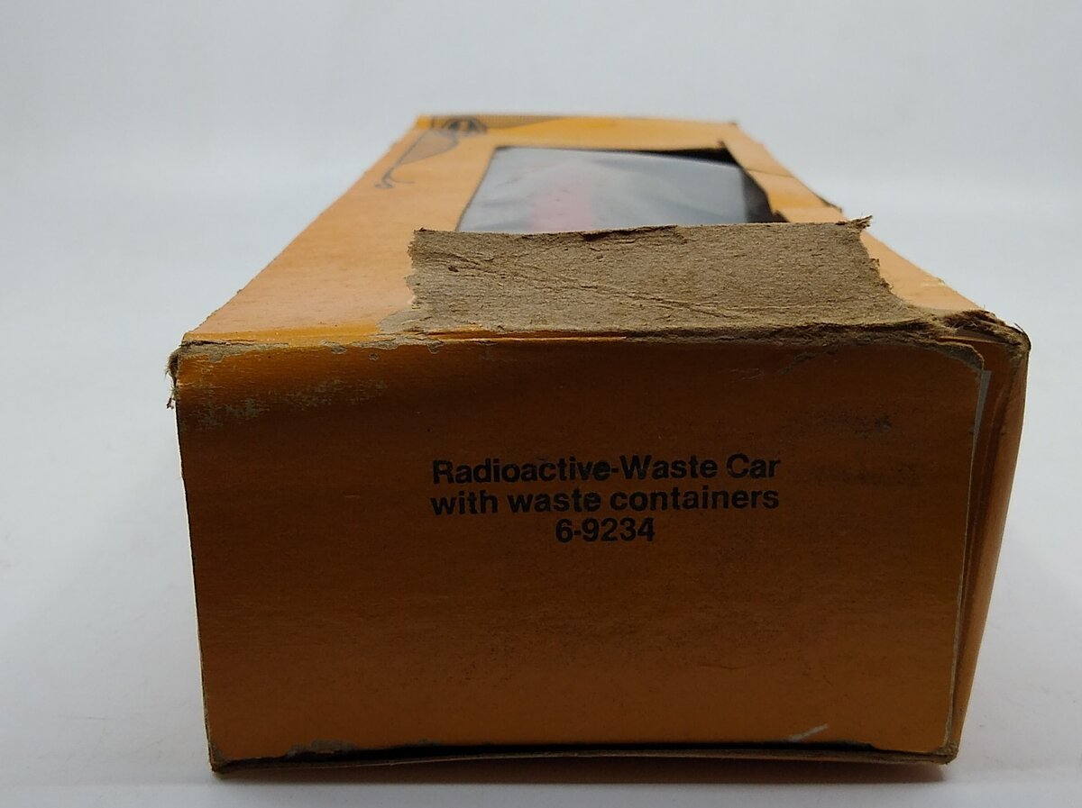 Lionel 6-9234 O Gauge Lionel Radioactive Waste Car w/Waste Containers LN/Box