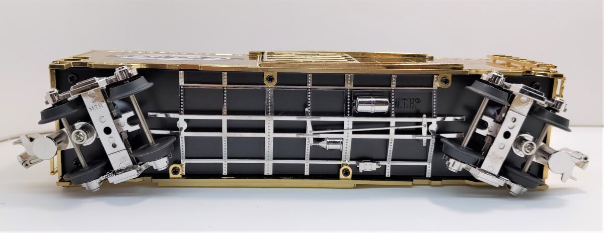 MTH 20-93037 O Gauge New York Central 18K Gold Plated Millennium Boxcar #4519 MT/Box