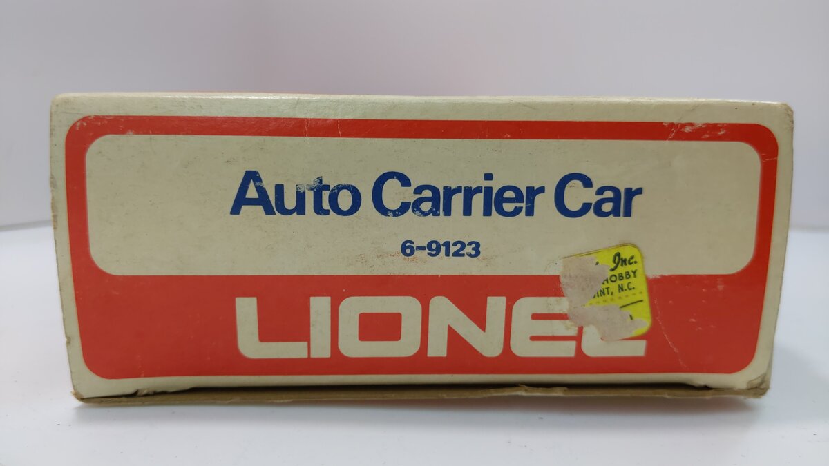 Lionel 6-9123 O Gauge Chesapeake and Ohio 3-Tier Auto Carrier Car LN/Box