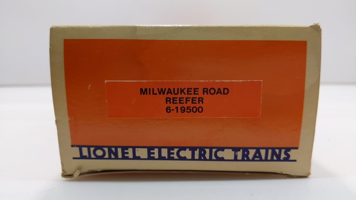 Lionel 6-19500 O Gauge Milwaukee Road Reefer Car #19500 NIB