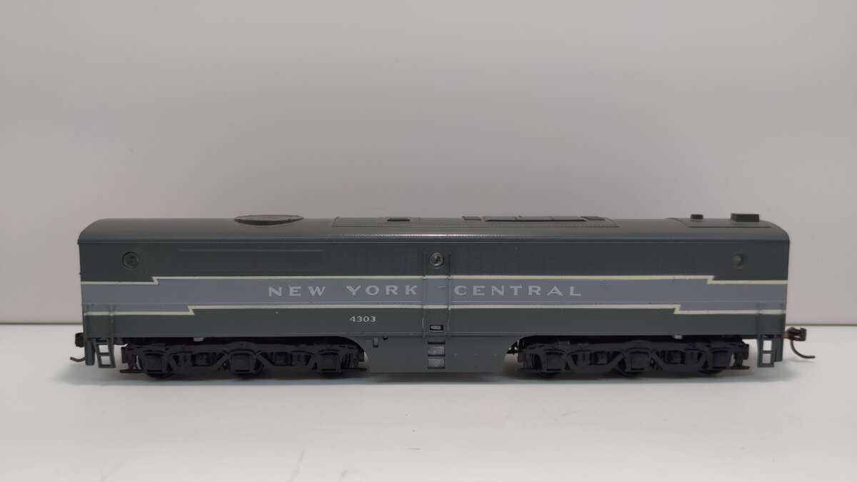 Athearn 3363 HO New York Central PB-1 Dummy Diesel Locomotive #4303 LN/Box