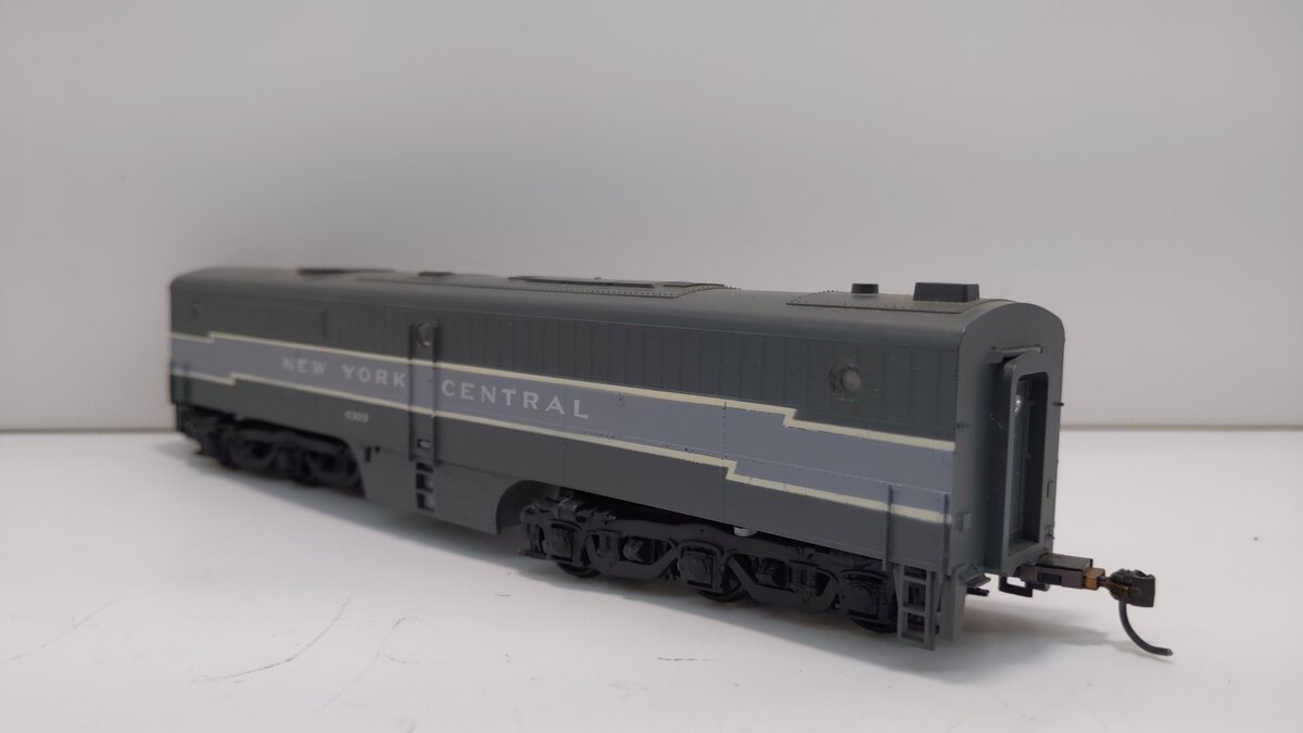Athearn 3363 HO New York Central PB-1 Dummy Diesel Locomotive #4303 LN/Box