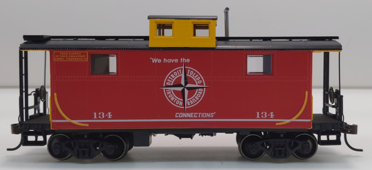 Athearn 74257 HO Scale Detroit Toledo & Ironton 2-Window Caboose #134 NIB