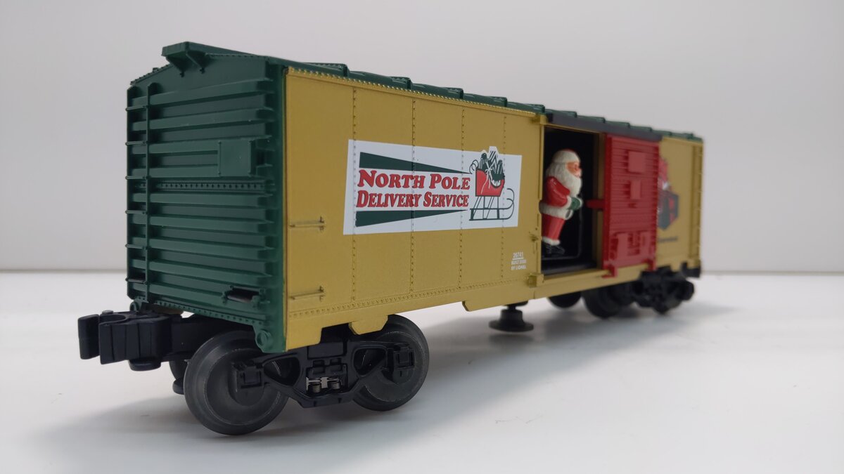 Lionel 6-26741 O Gauge Operating Santa Boxcar LN/Box