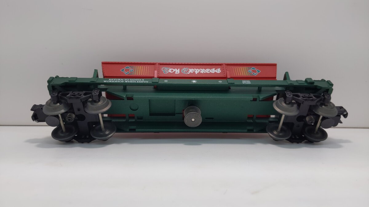 Lionel 6-26753 Operating Christmas Dump Car with Presents LN/Box