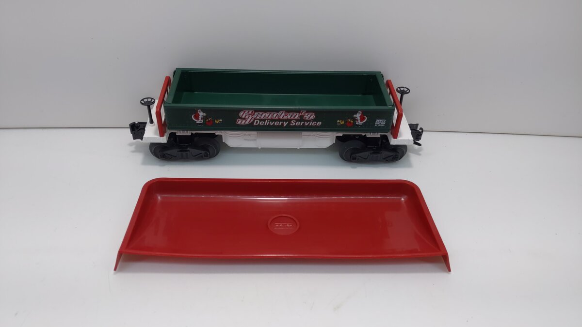 Lionel 6-26870 O Gauge Christmas Dump Car LN/Box
