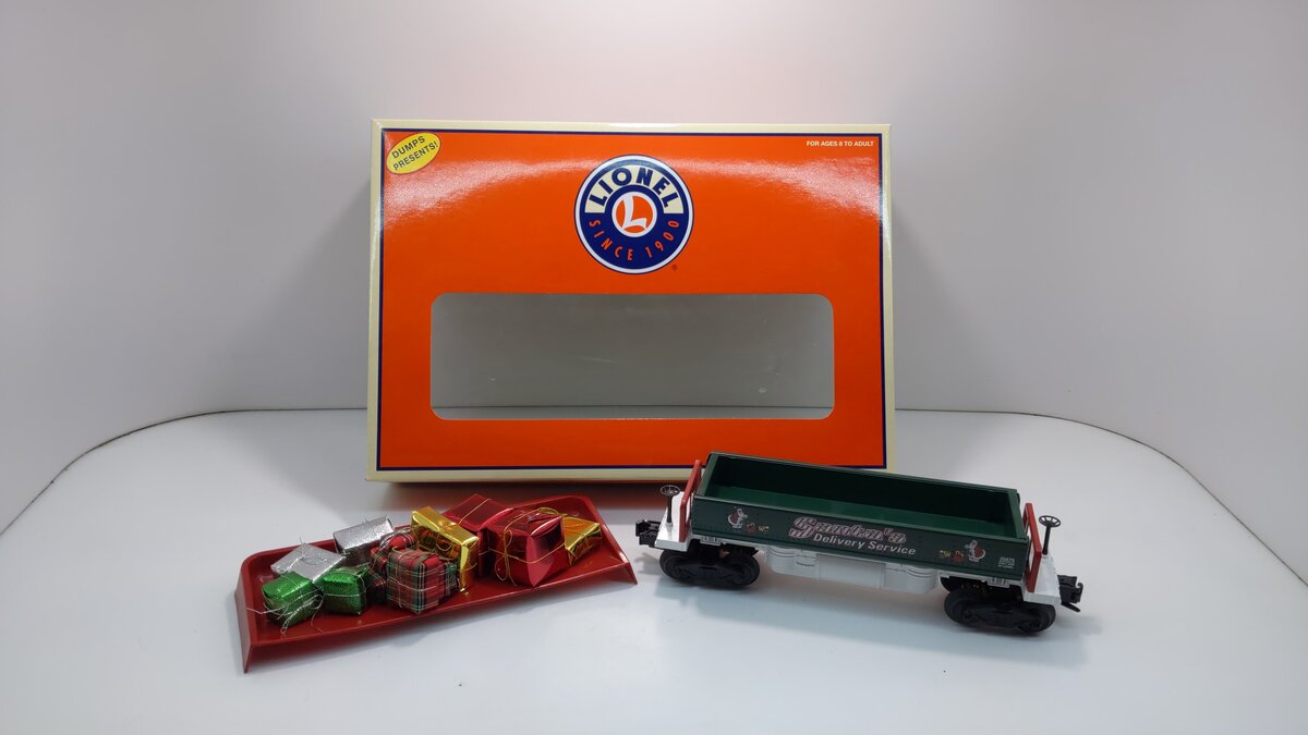Lionel 6-26870 O Gauge Christmas Dump Car LN/Box