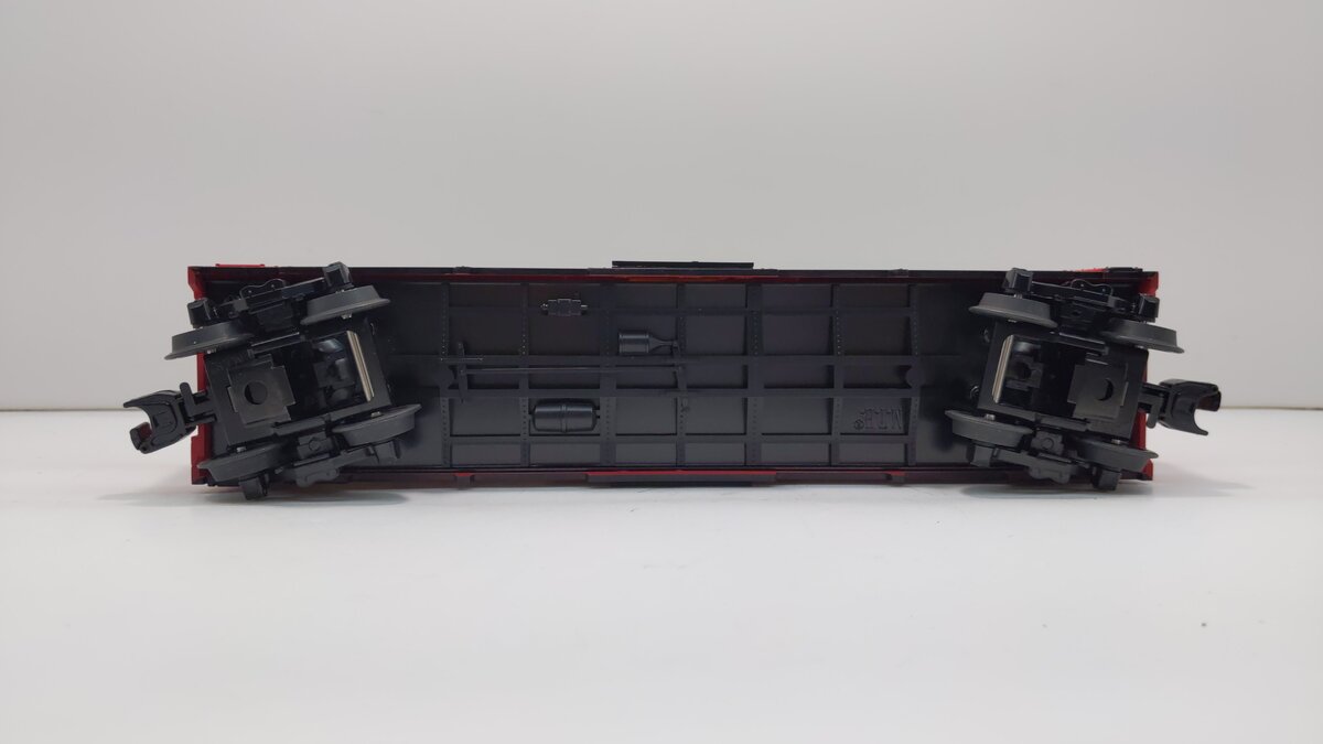 MTH 30-78009 O Gauge Holiday Beer Reefer Car