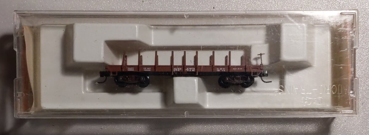 Micro-Trains 81000010 Nn3 Scale Southern Pacific Flat Car with Stakes #472 LN/Box