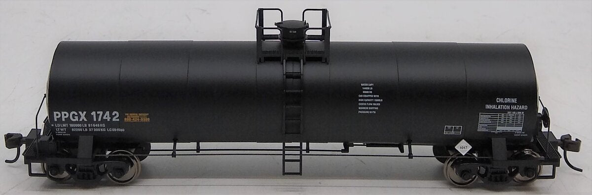 Atlas 1565-1 HO Scale PPGX 17,360 Gallon Tank Car #1742 LN/Box