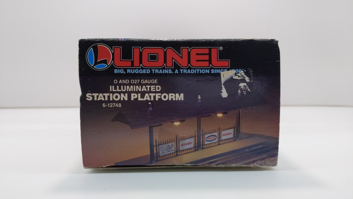 Lionel 6-12748 O/027 Illuminated Station Platform LN/Box