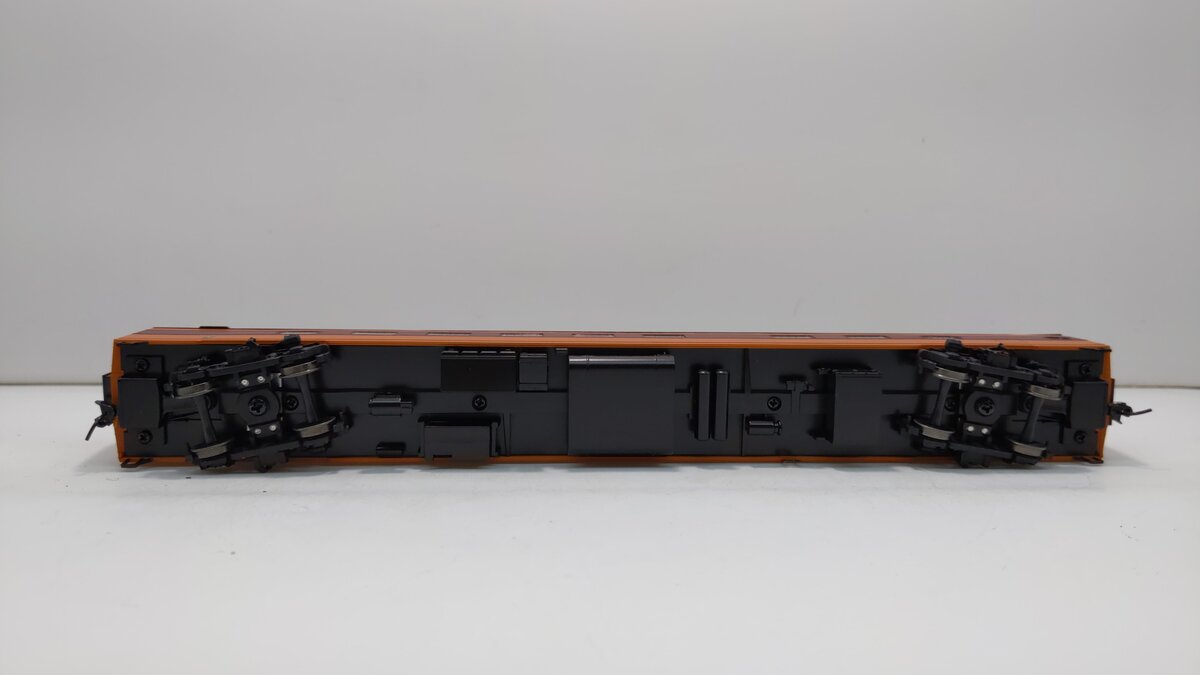 Walthers 932-9203 HO Scale Milwaukee Rd 1955 Twin Cities Hiawatha 48-Seat Diner LN/Box