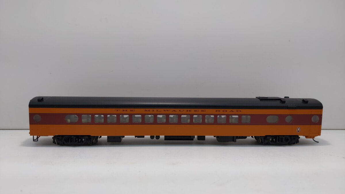 Walthers 932-9205 HO Milwaukee Road 1955 Twin Cities Hiawatha 30-Seat Parlor Car LN/Box
