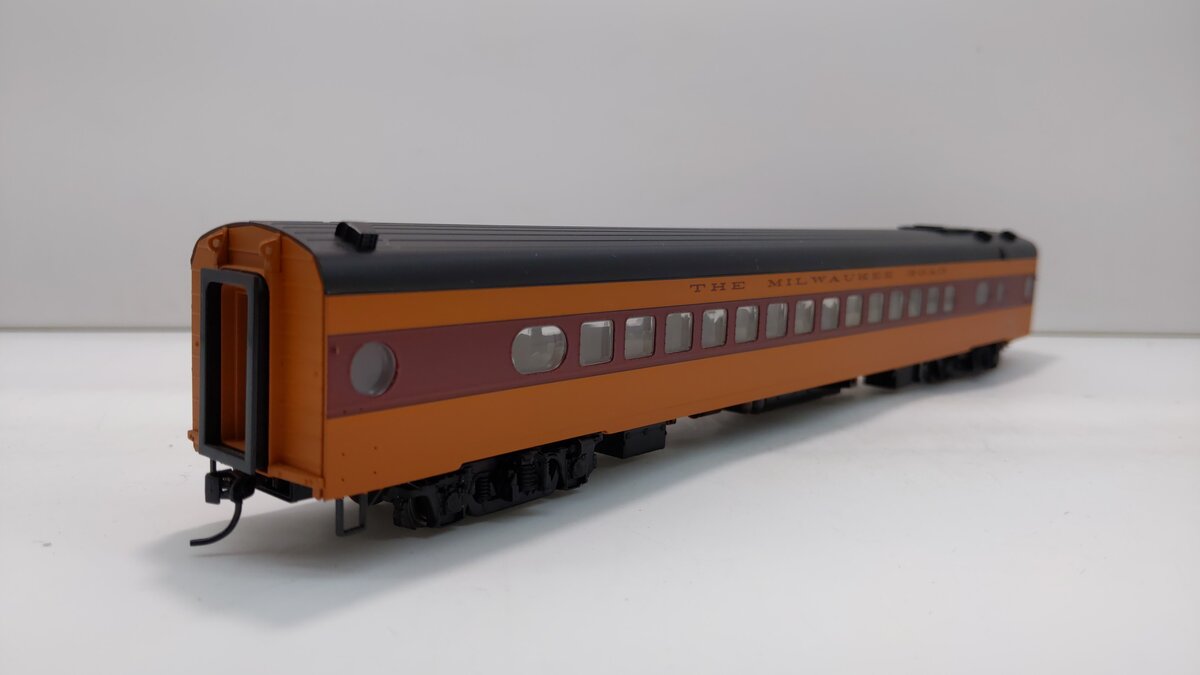 Walthers 932-9205 HO Milwaukee Road 1955 Twin Cities Hiawatha 30-Seat Parlor Car LN/Box