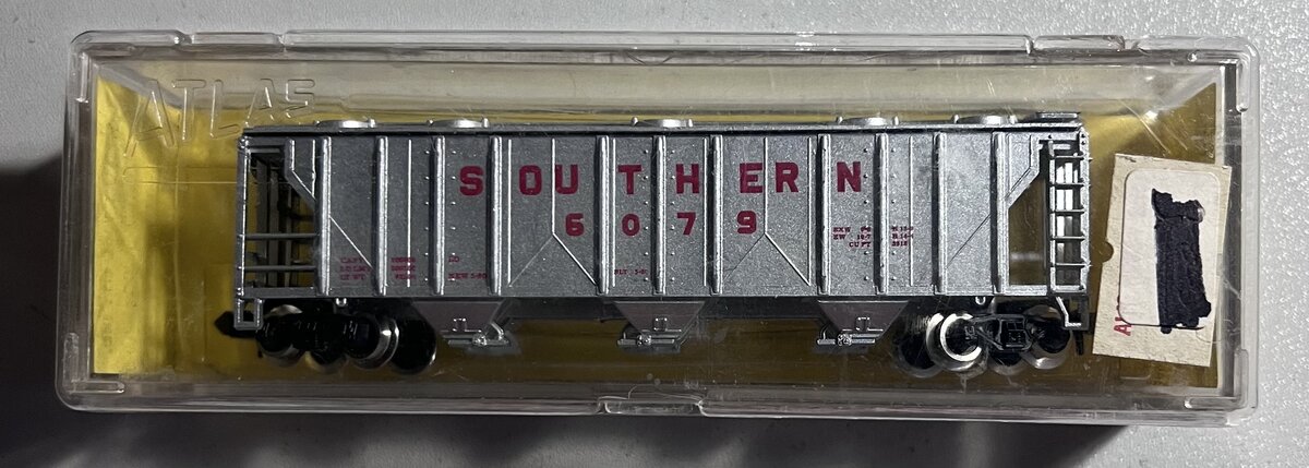 Atlas 3722 N Scale Southern 3-Bay Hopper #6079 LN/Box